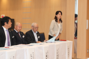 3R 女性会員増強推進特別委員  L鈴木 茂登子