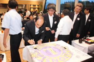 各ライオンが署名